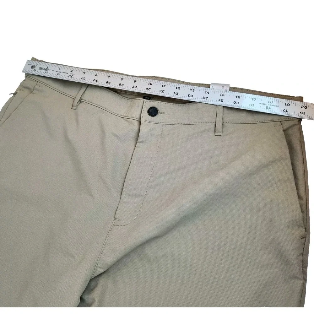 Banana Republic Golf Performance Pant Mens Size 40x30 Beige Chino 100% Polyester